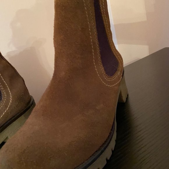 Winter Chelsea Boot - Picture 2 of 4